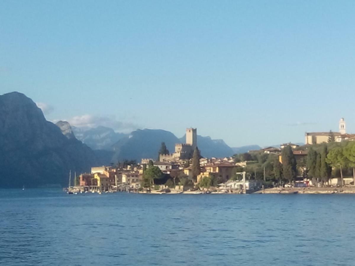 Camera Il Borgo Vicino Al Castello Con Parcheggio Malcesine Exterior foto